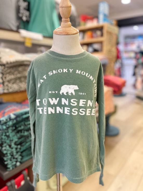 Entrace to the Smokies - Townsend, TN - Youth Long Sleeved T-Shirt