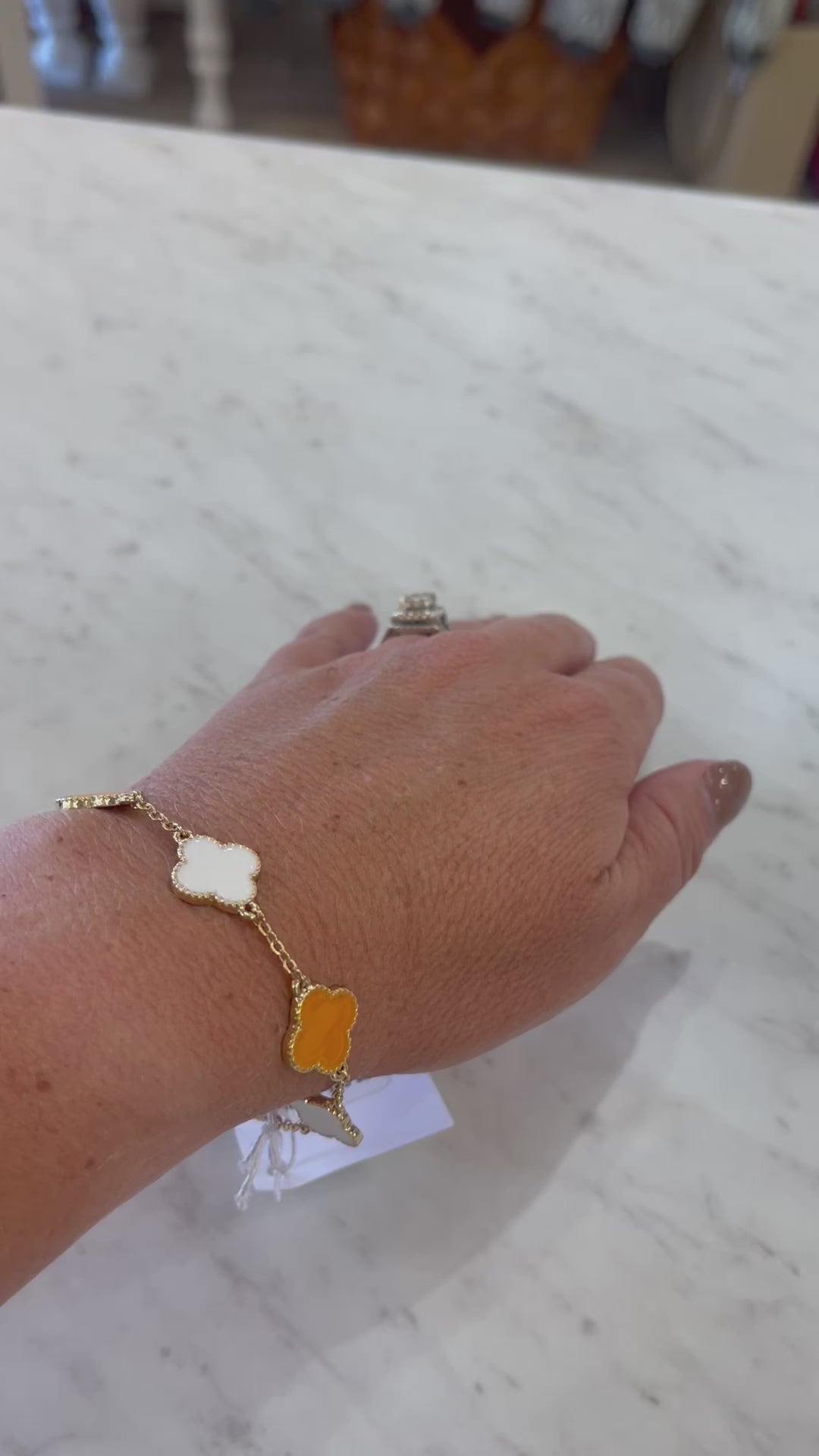 GET ORANGE WHITE bracelet